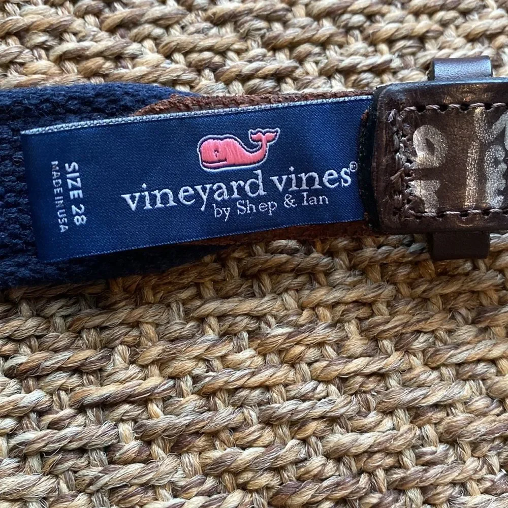 Vineyard Vines belt whale good condition Size 28
